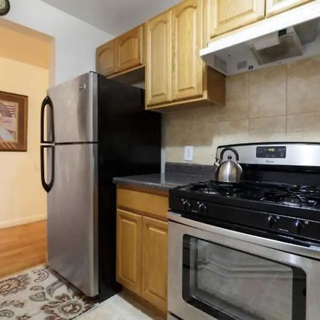 2Bed Bliss By Central Park North ニューヨーク エクステリア 写真