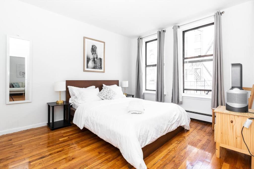 2Bed Bliss By Central Park North ニューヨーク エクステリア 写真
